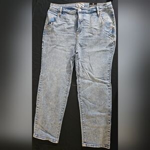Women's LightWash Stretch Mom Jeans
